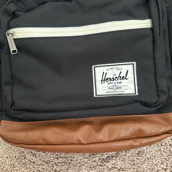Men’s classic Herschel backpack - Picture 7 of 16